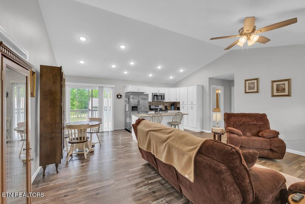 1210 War Eagle Drive