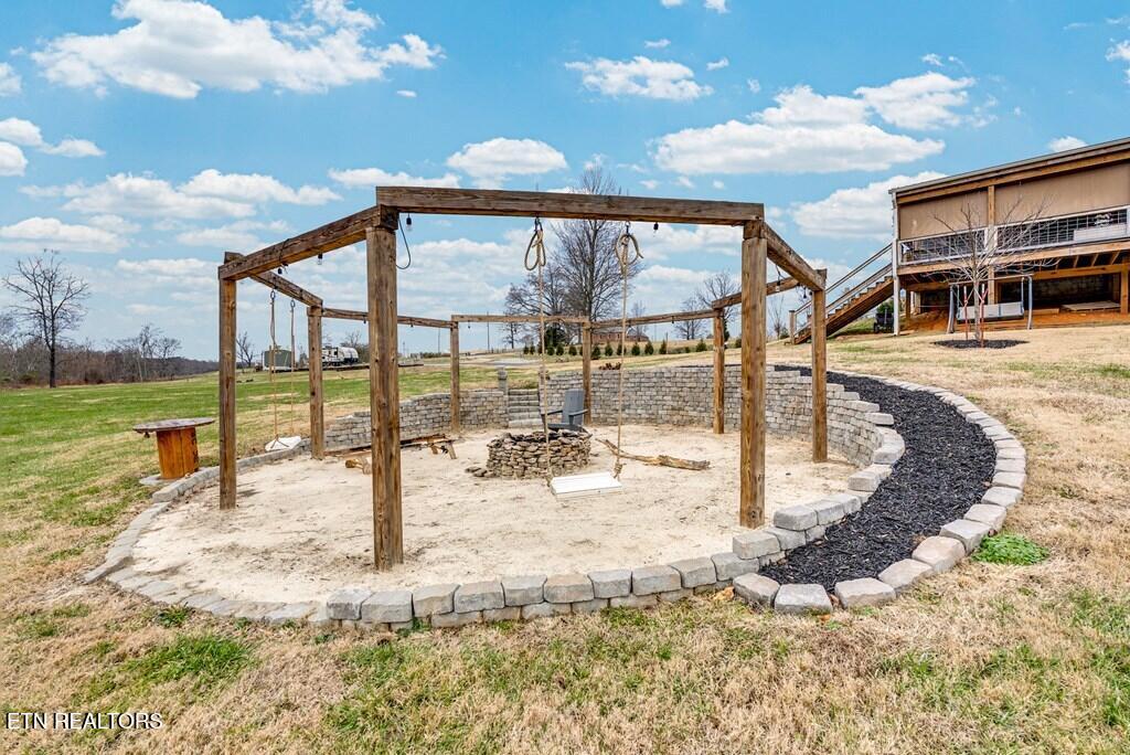 1083 Fanchers Mill Rd