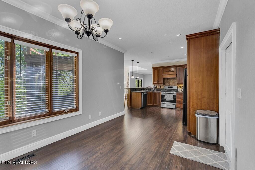 160 Eagles Bluff Circle