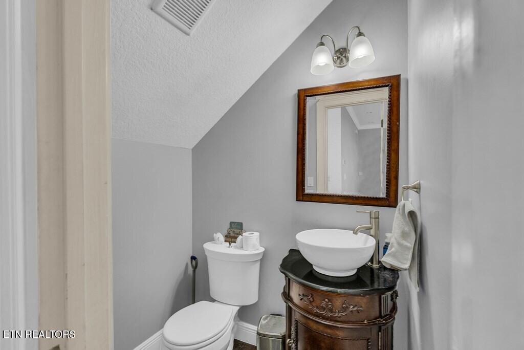 160 Eagles Bluff Circle