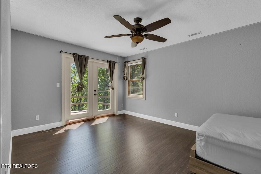 160 Eagles Bluff Circle