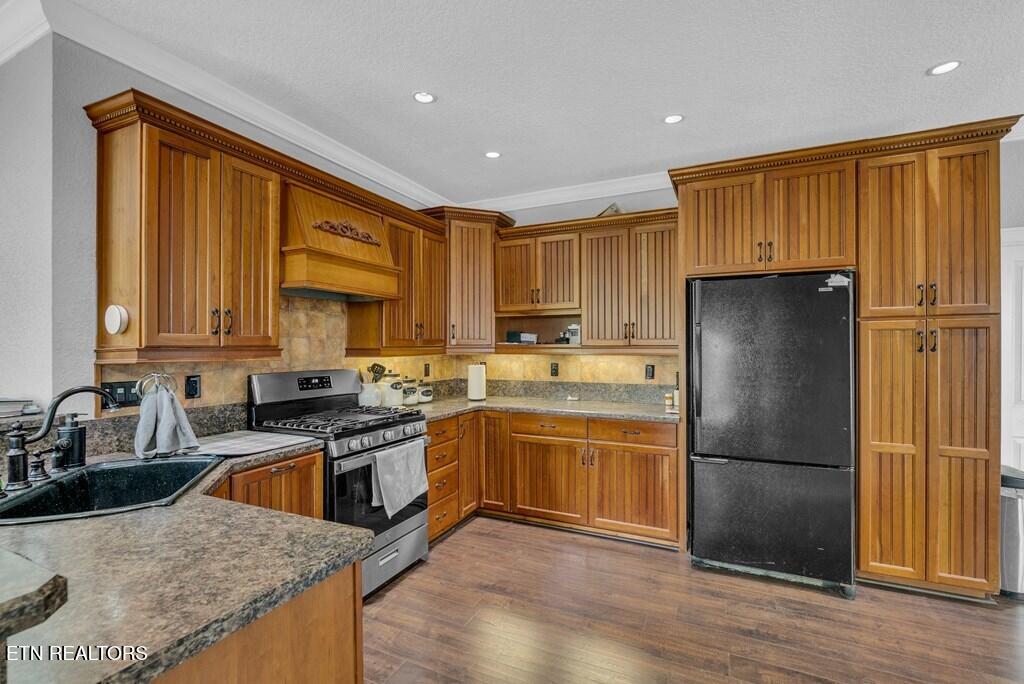 160 Eagles Bluff Circle