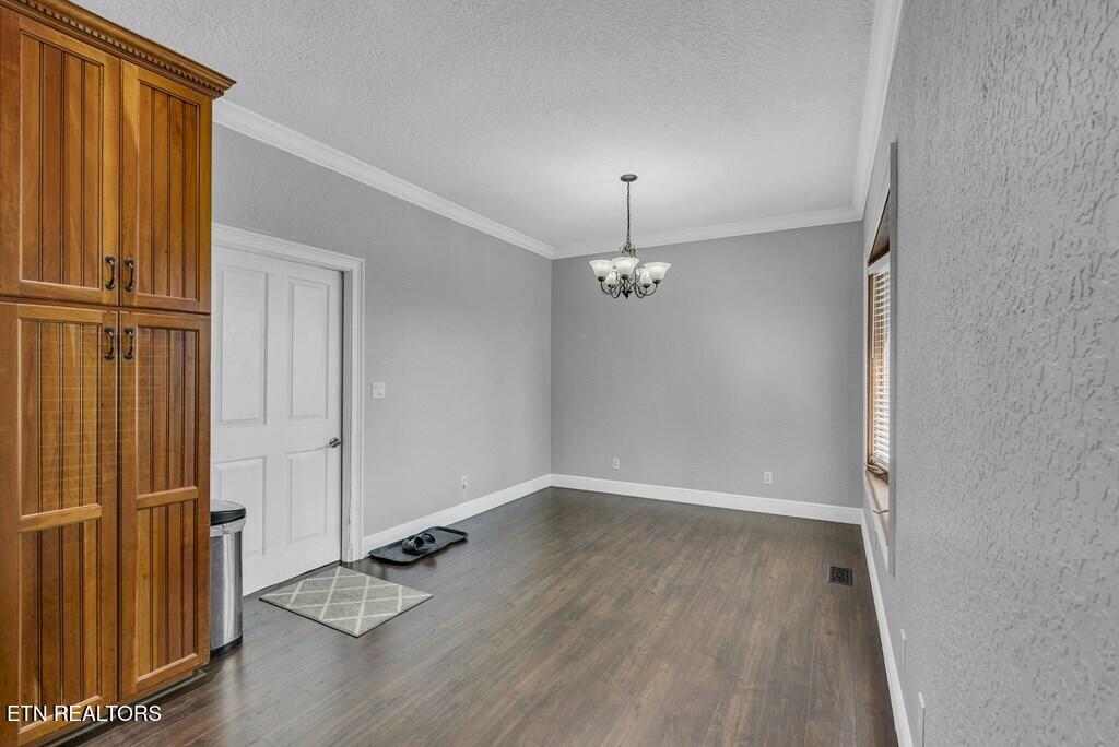 160 Eagles Bluff Circle