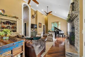 3631 3635 Louisville Rd