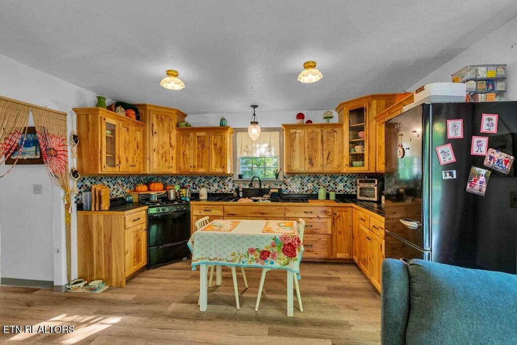 755 Woody Rd
