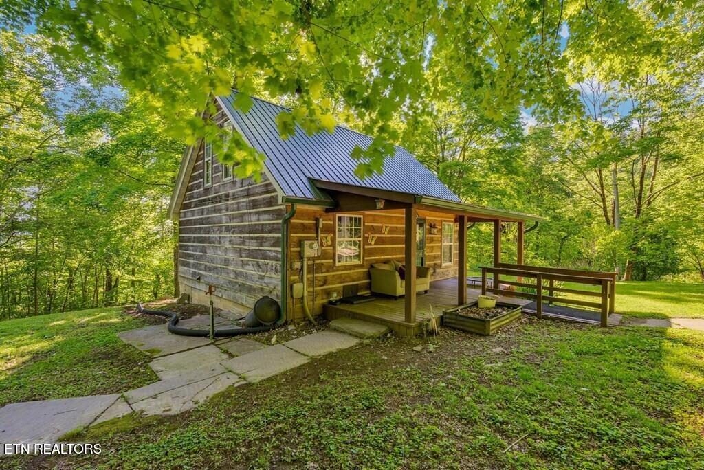 755 Woody Rd