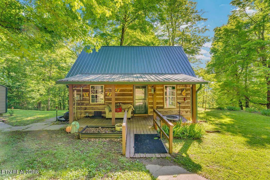 755 Woody Rd