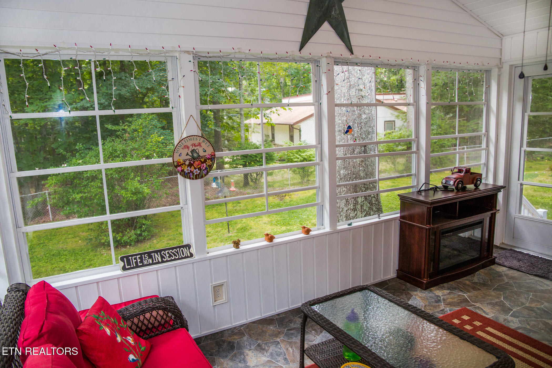 20 Black Oak Circle