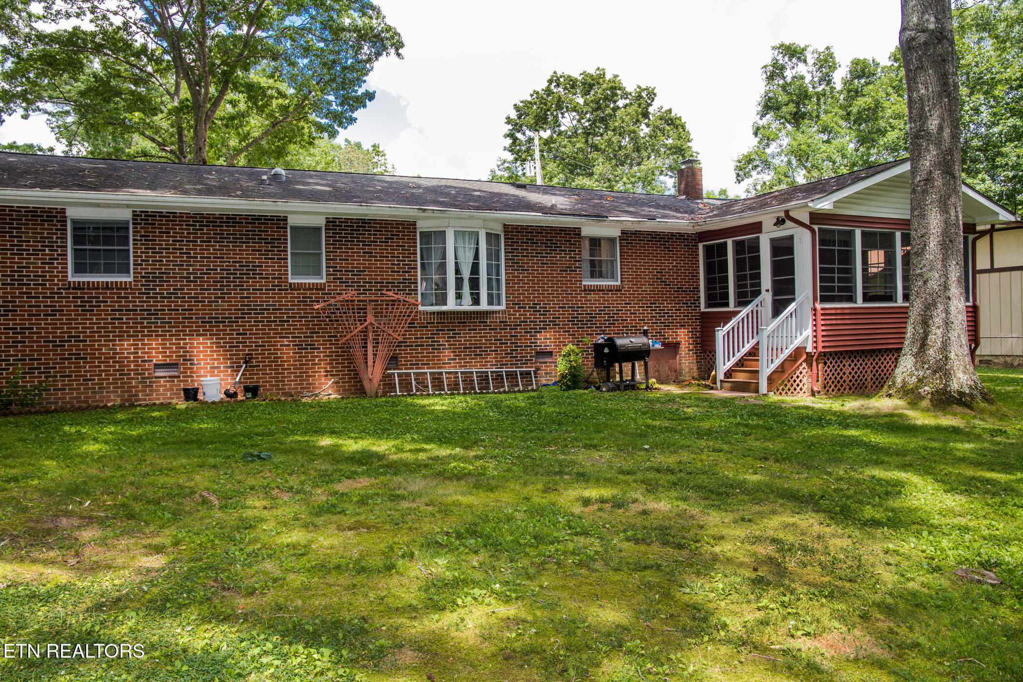 20 Black Oak Circle