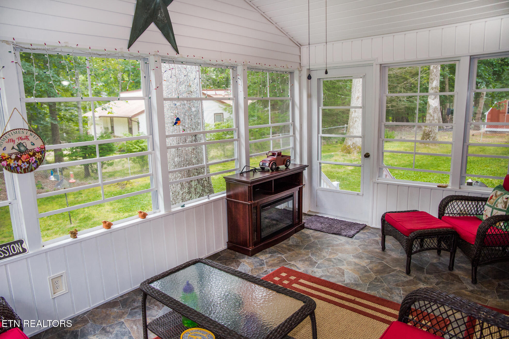 20 Black Oak Circle
