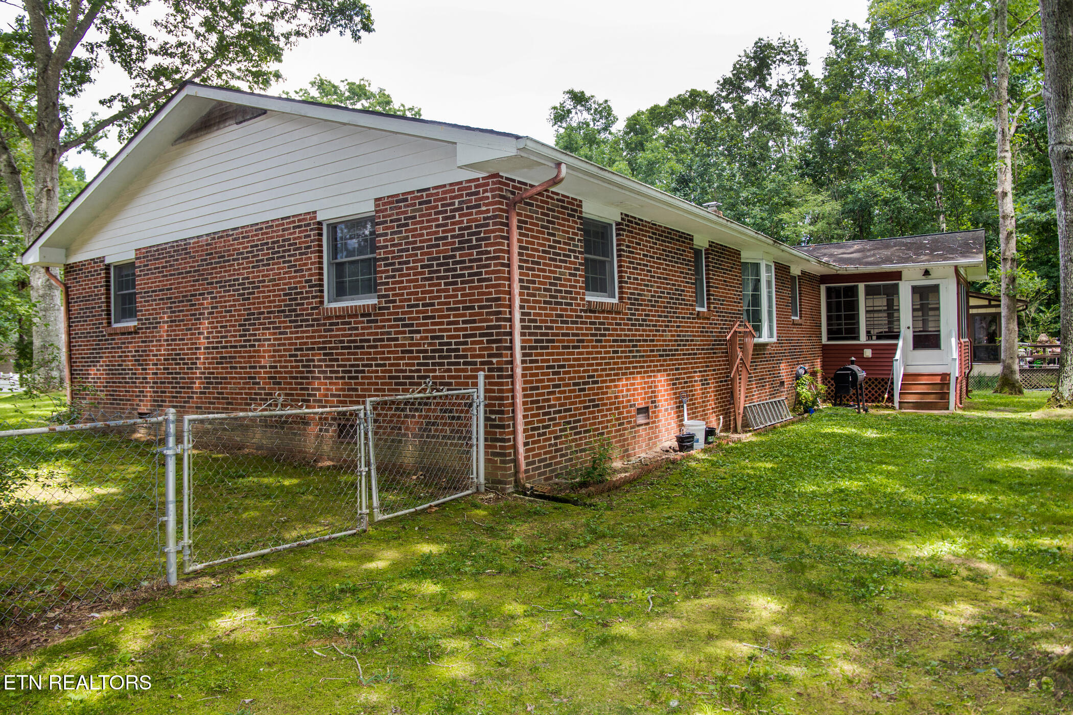 20 Black Oak Circle