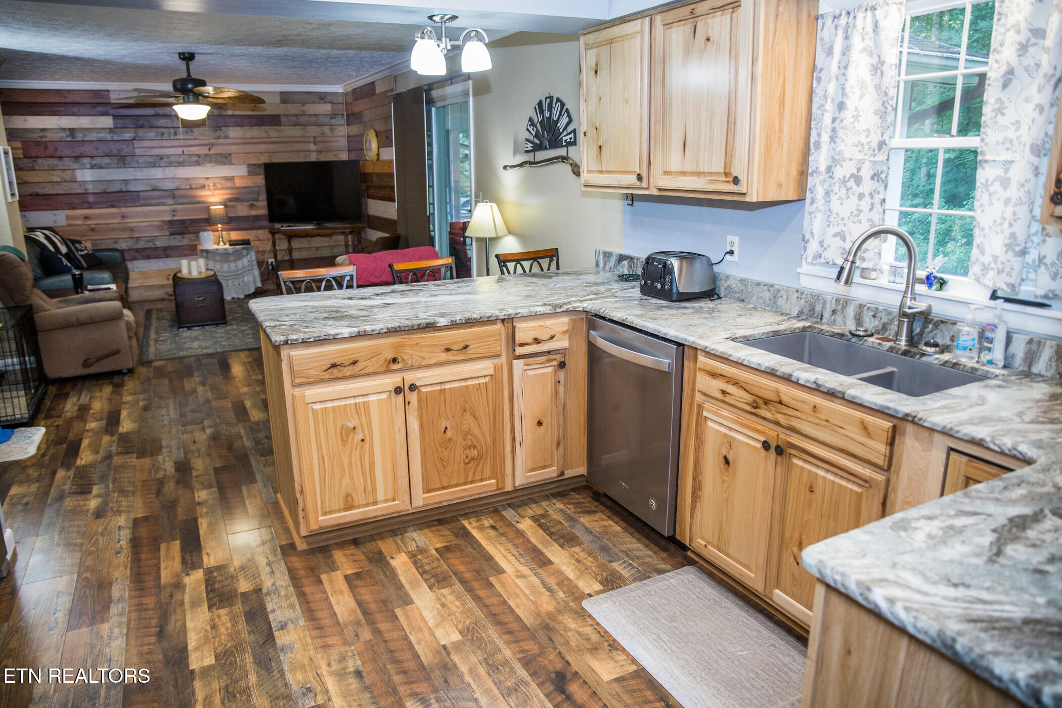 20 Black Oak Circle