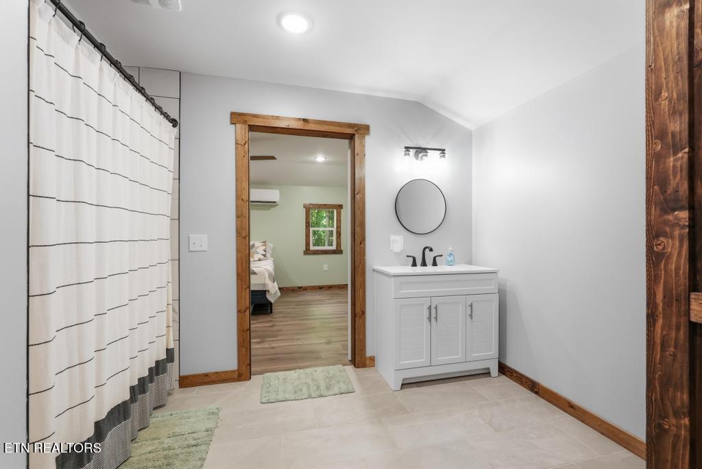 1028 N Pointe