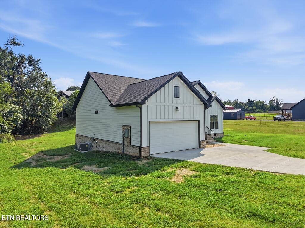 1741 Old Highway 52