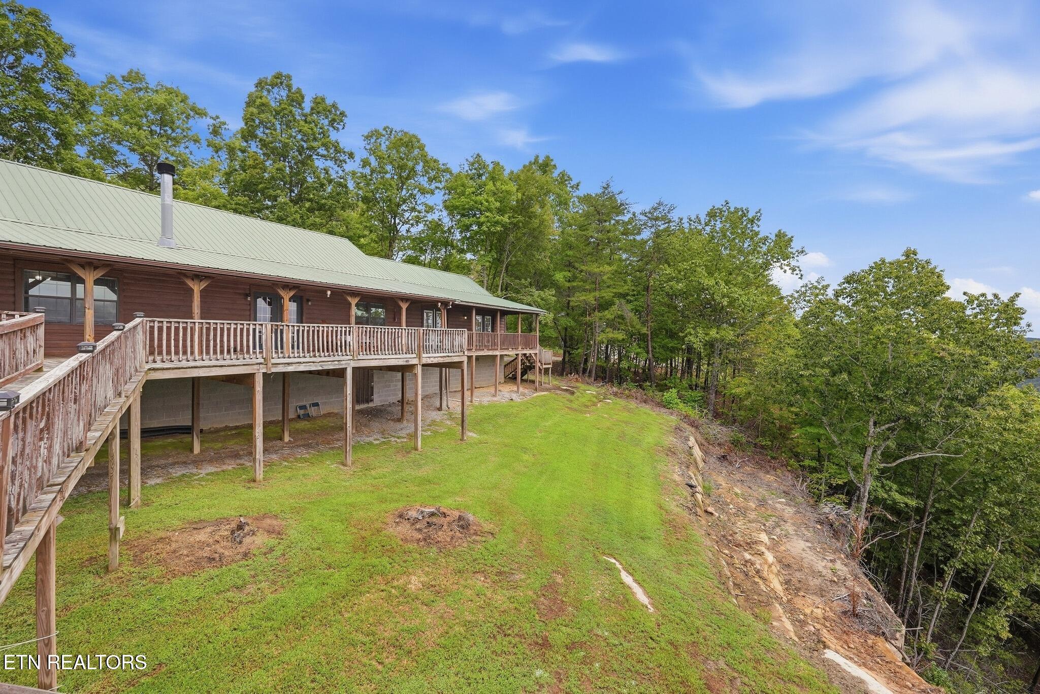 395 Hilltop Lane