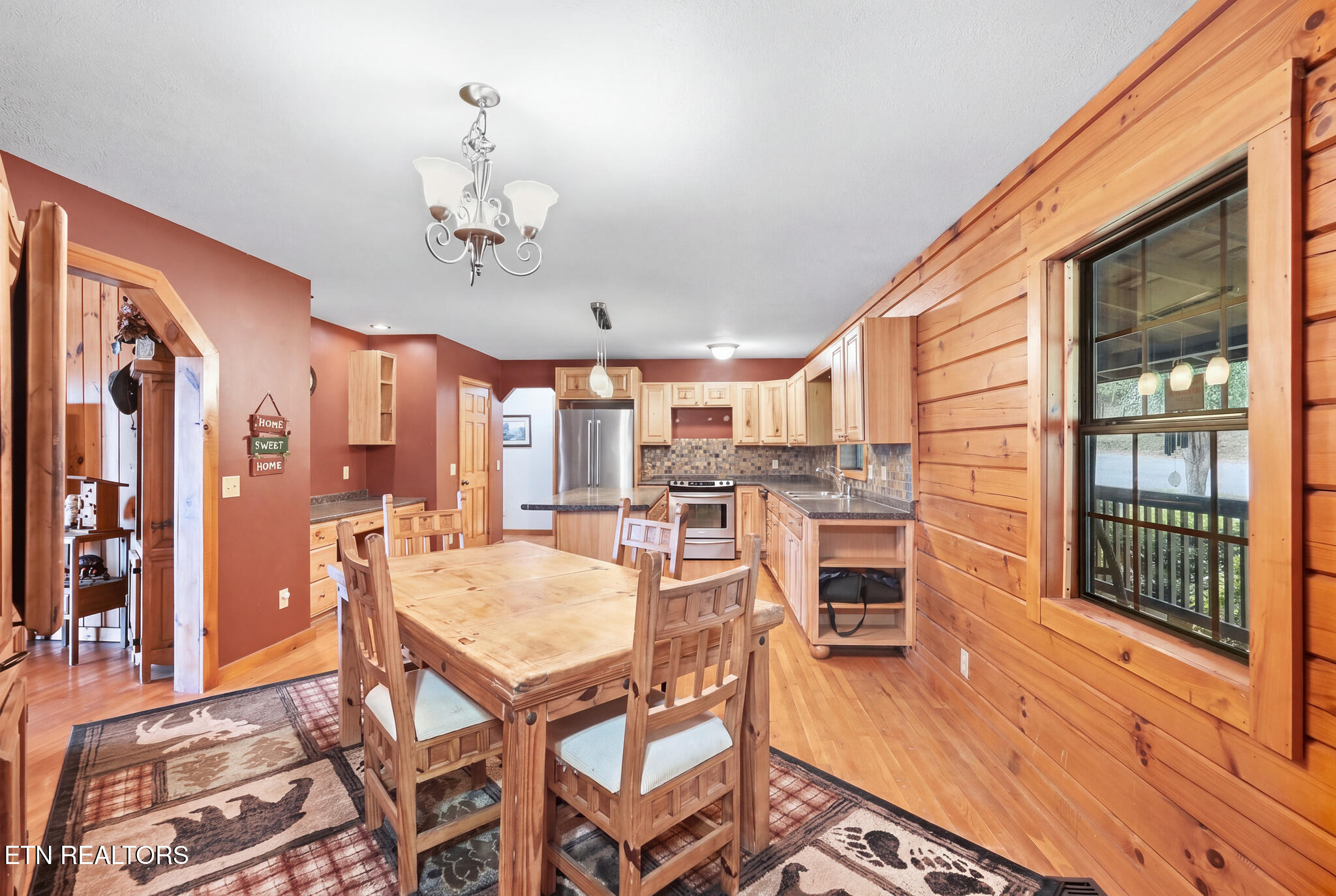 395 Hilltop Lane
