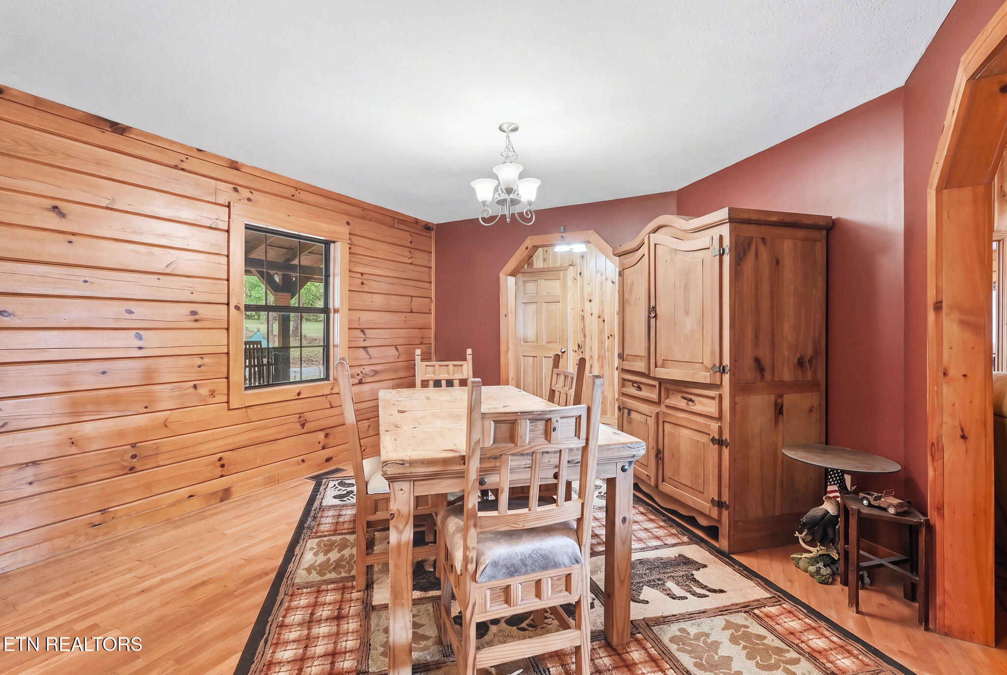 395 Hilltop Lane