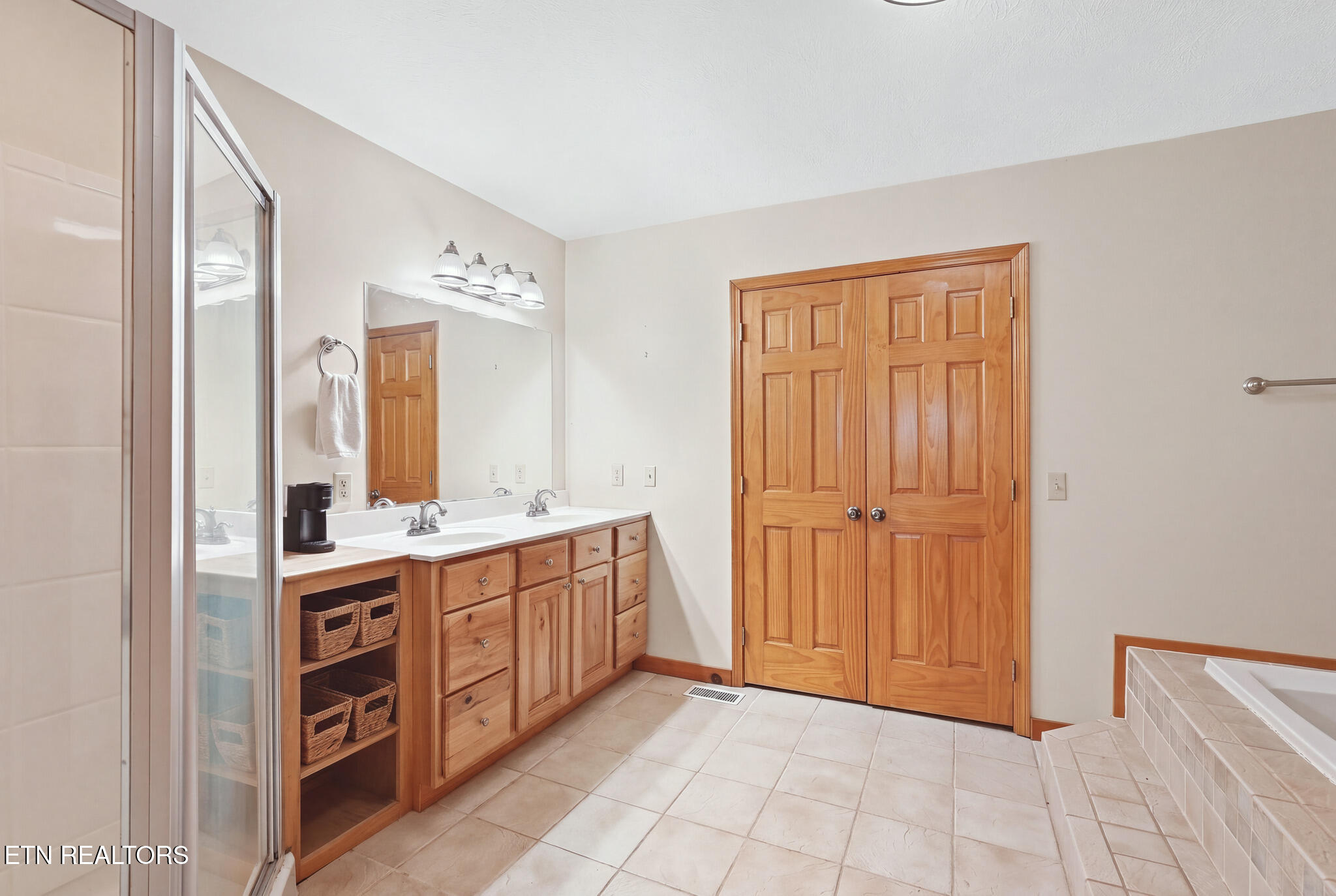 395 Hilltop Lane