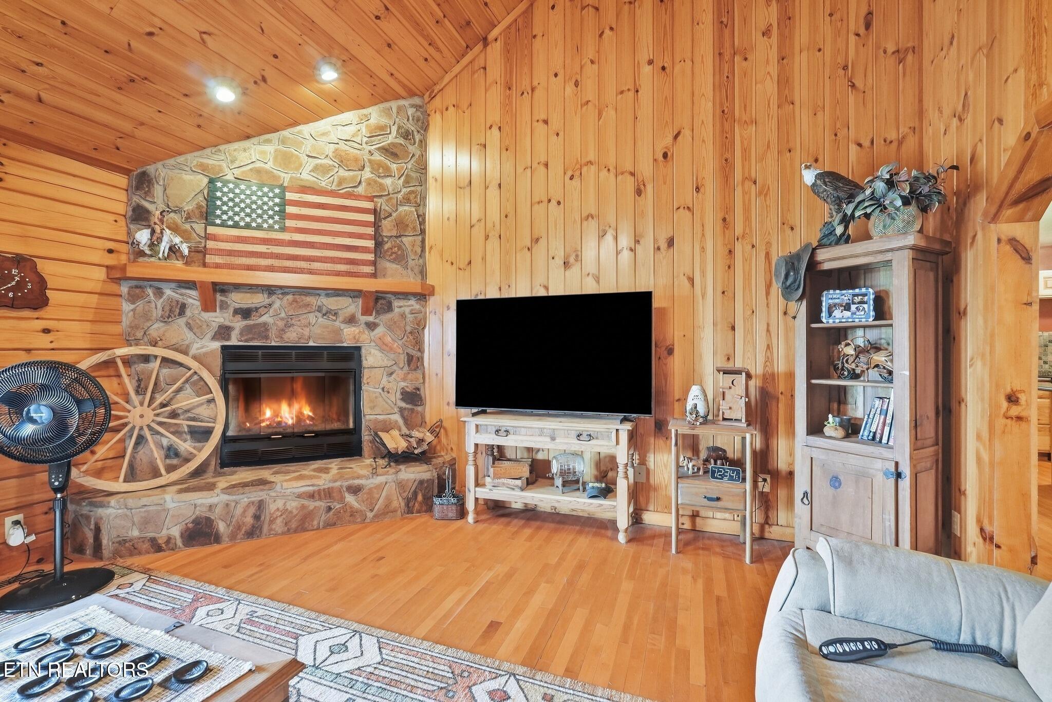 395 Hilltop Lane