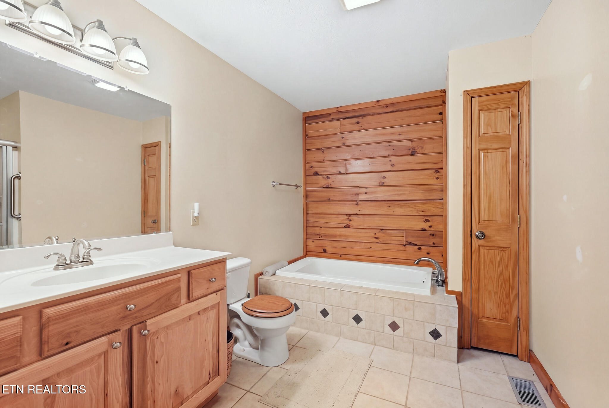 395 Hilltop Lane