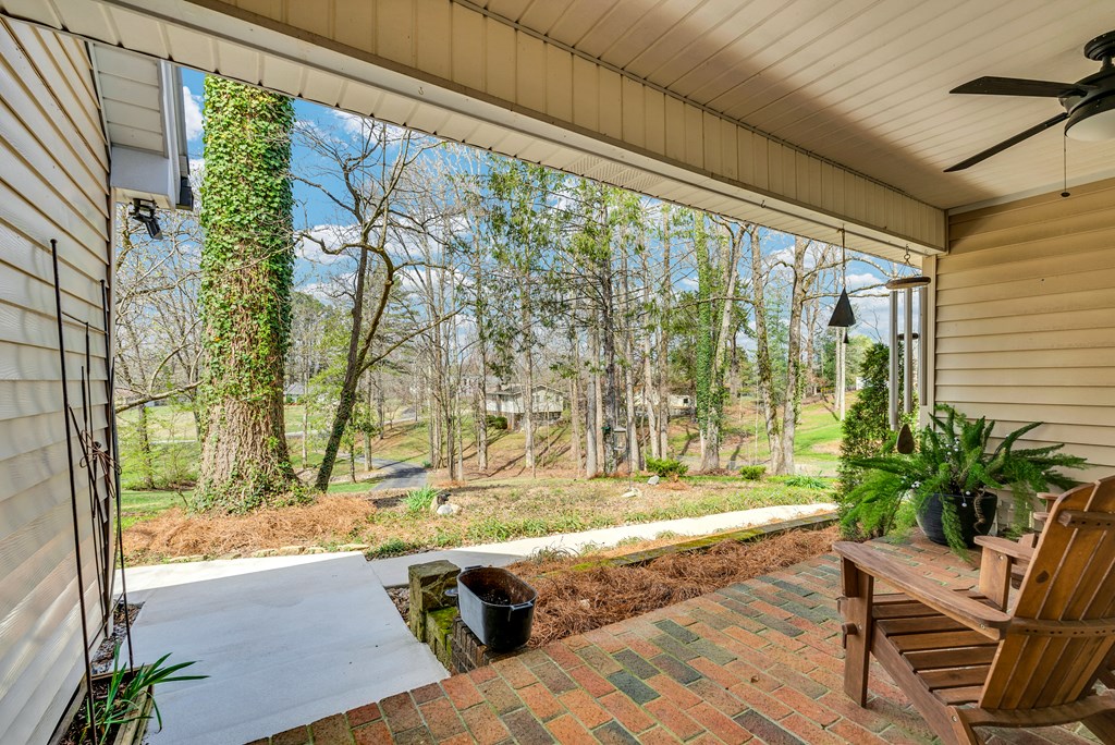 1439 Thomas Cir