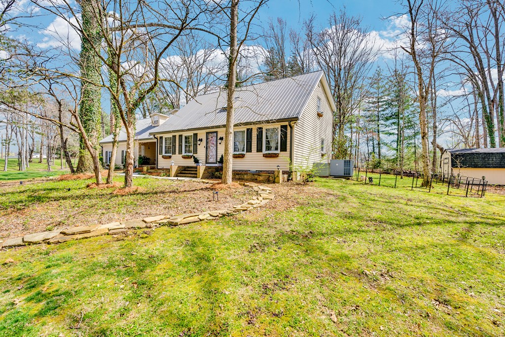 1439 Thomas Cir