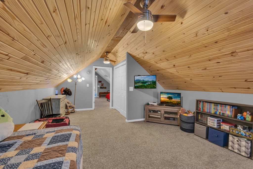 1439 Thomas Cir
