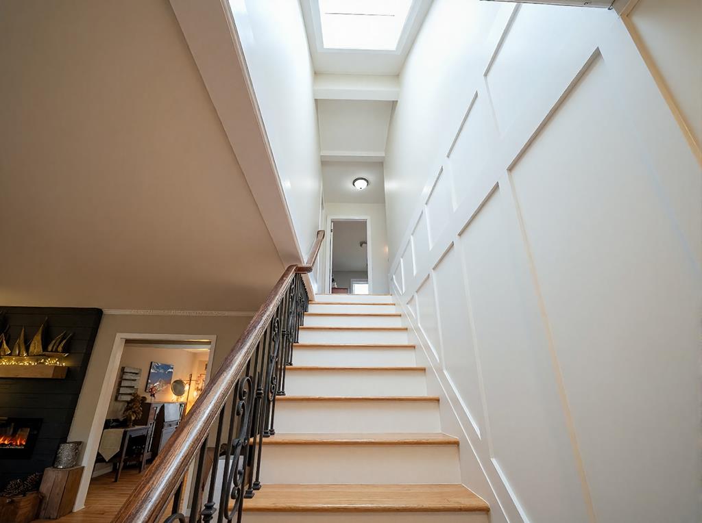 1439 Thomas Cir