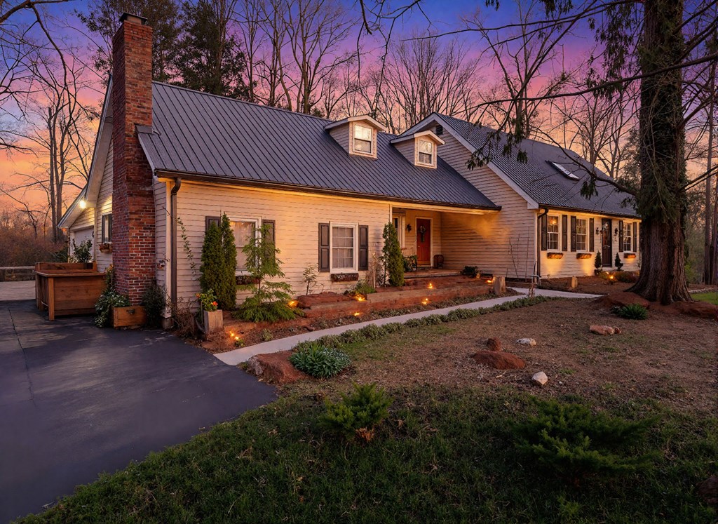 1439 Thomas Cir