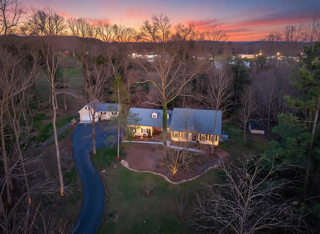 1439 Thomas Cir