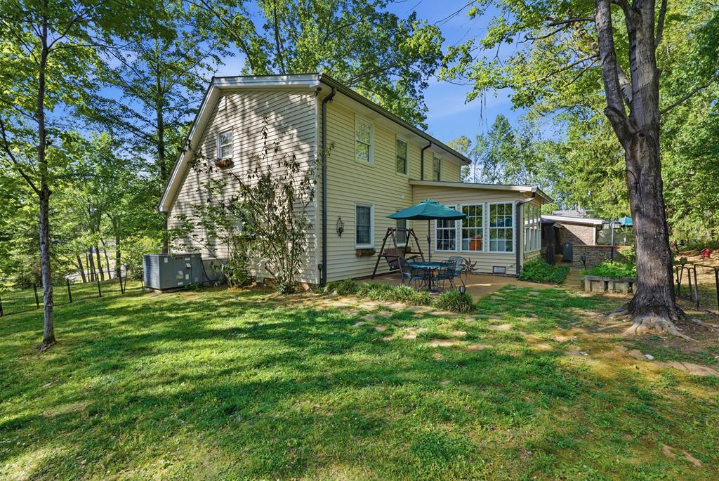 1439 Thomas Cir