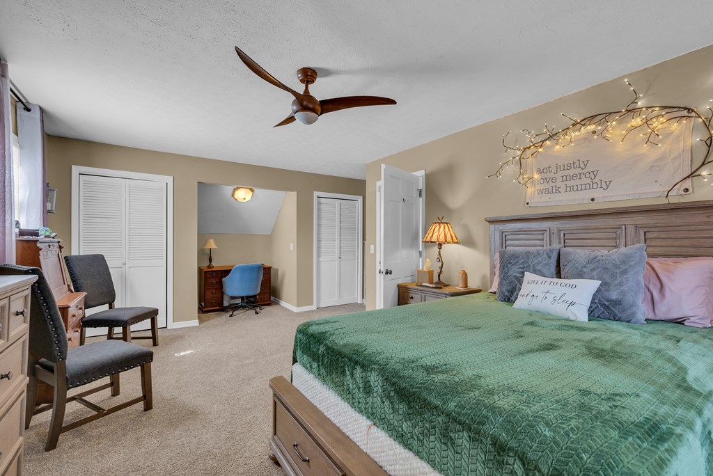 1439 Thomas Cir