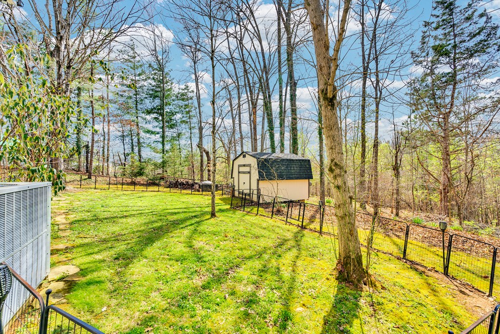 1439 Thomas Cir