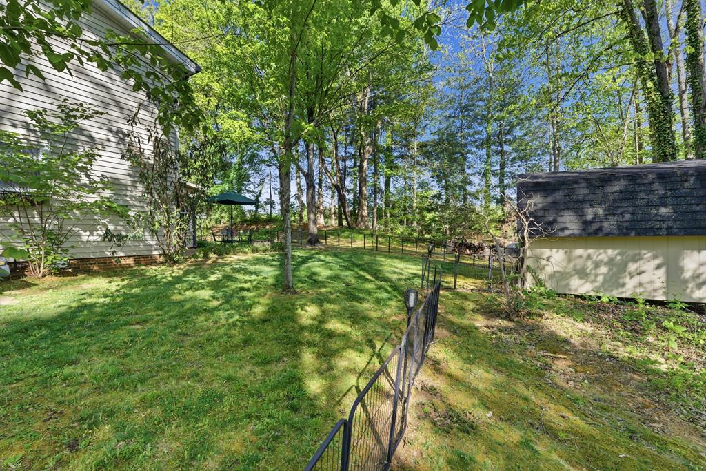 1439 Thomas Cir
