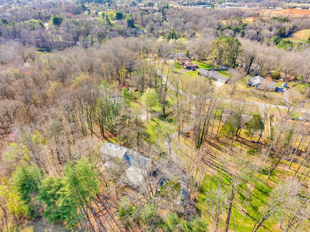 1439 Thomas Cir