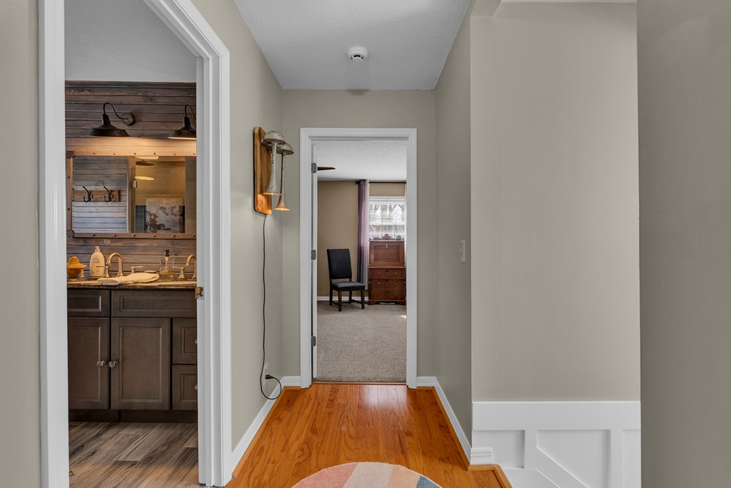 1439 Thomas Cir