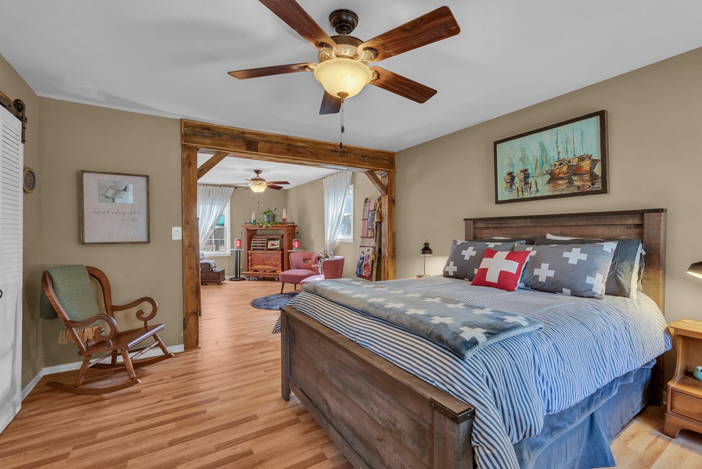 1439 Thomas Cir