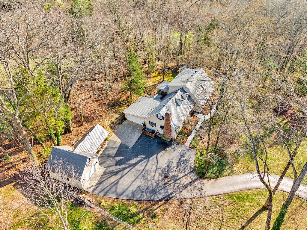 1439 Thomas Cir