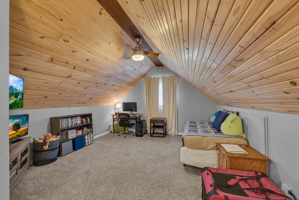 1439 Thomas Cir