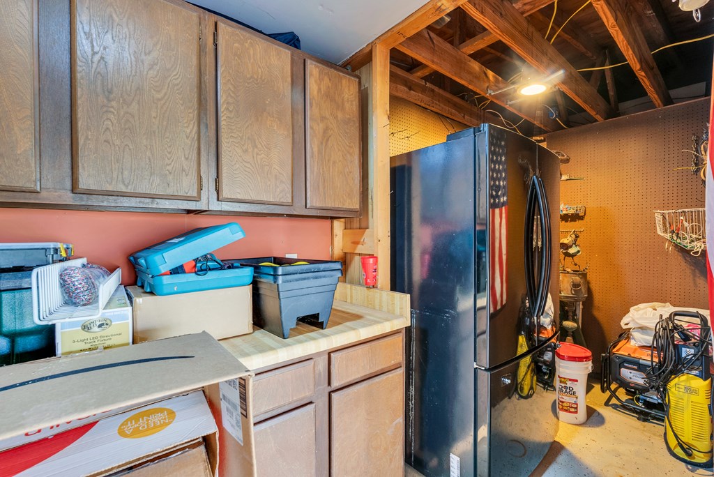 1439 Thomas Cir