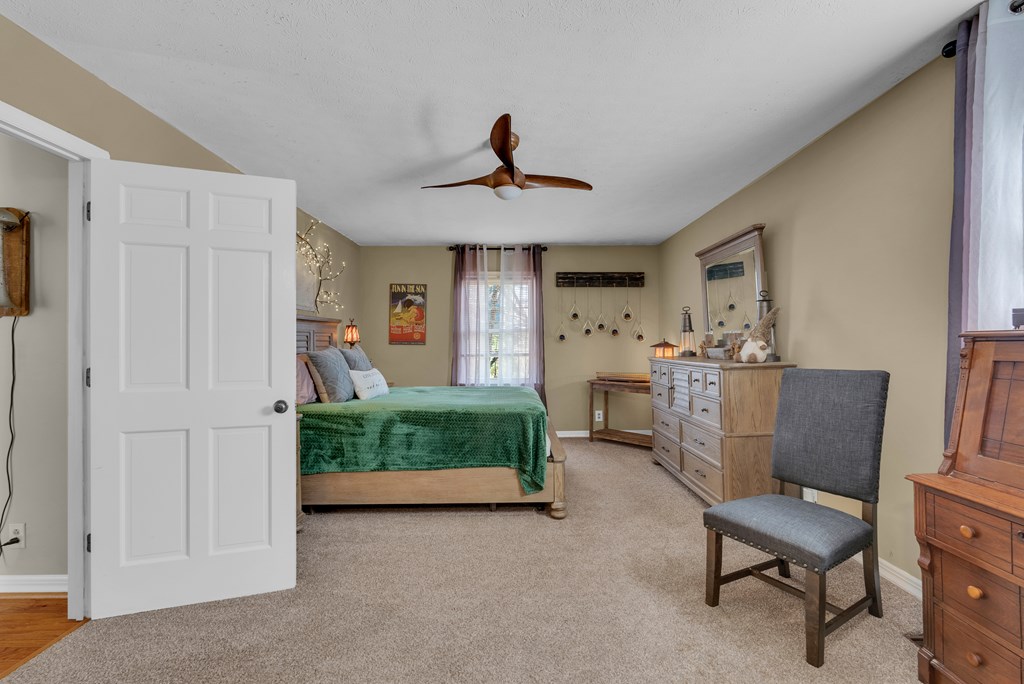 1439 Thomas Cir