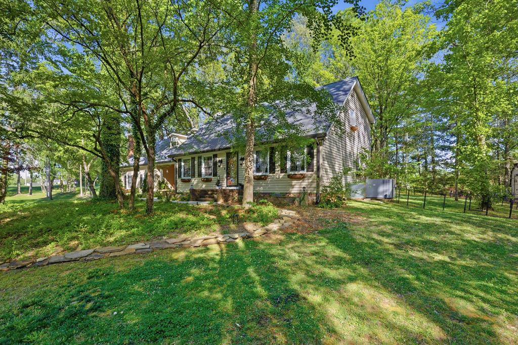 1439 Thomas Cir