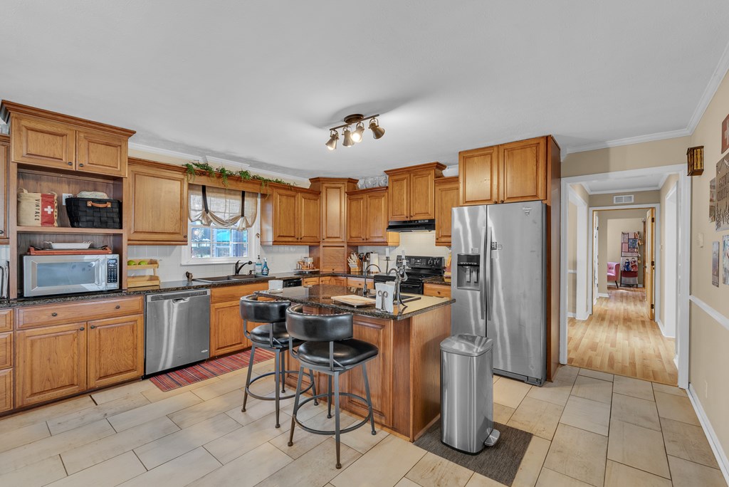 1439 Thomas Cir