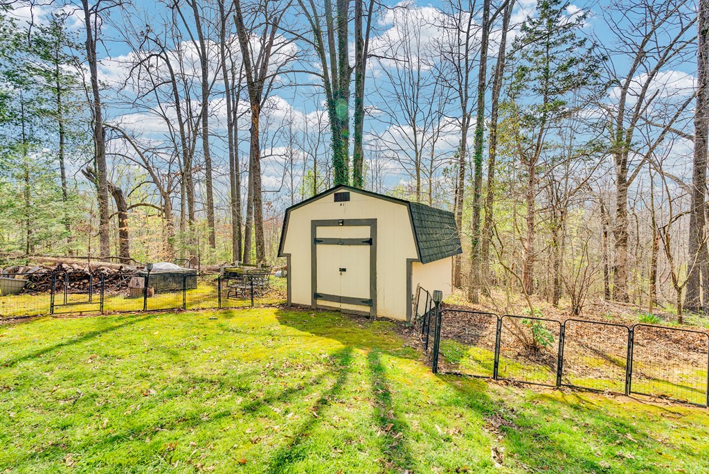 1439 Thomas Cir