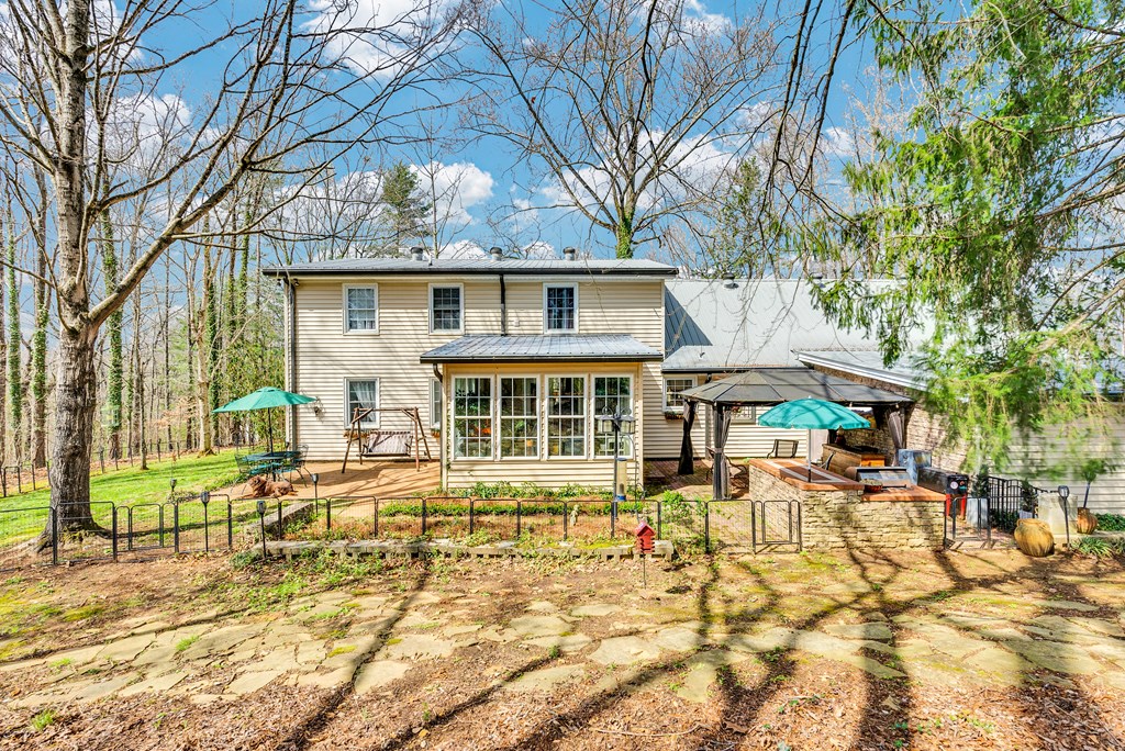 1439 Thomas Cir