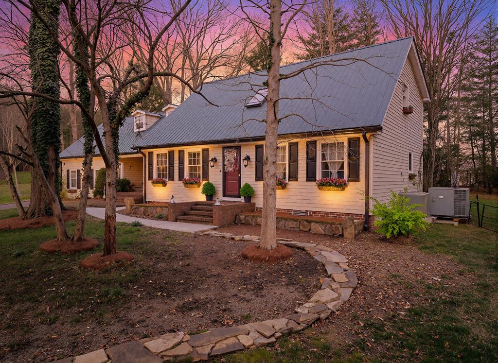 1439 Thomas Cir