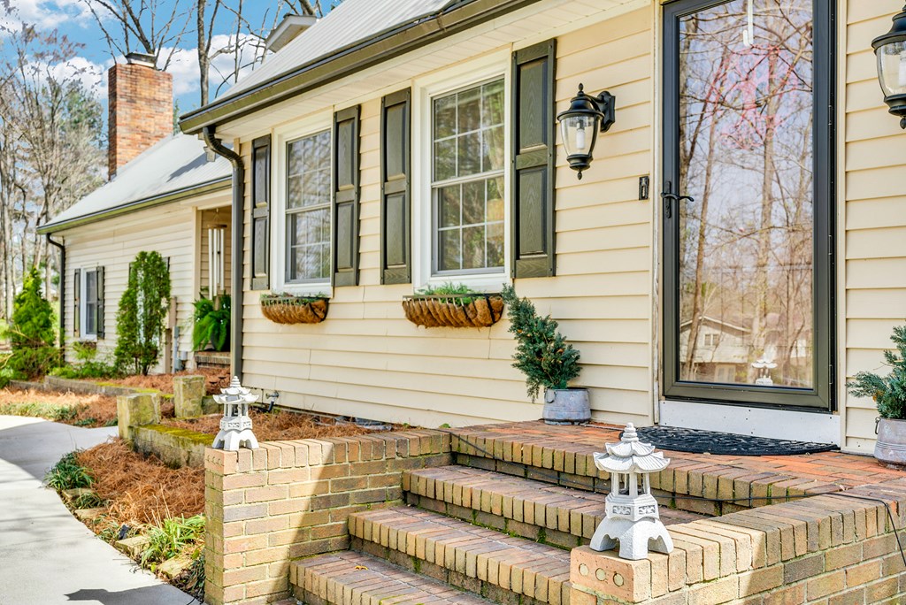 1439 Thomas Cir