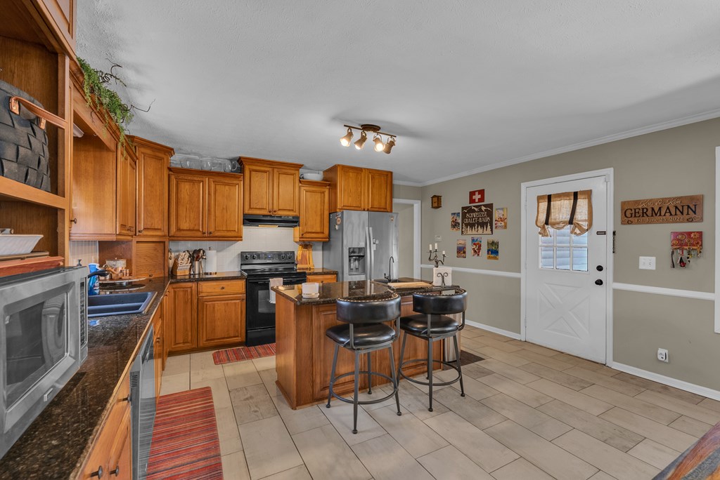 1439 Thomas Cir