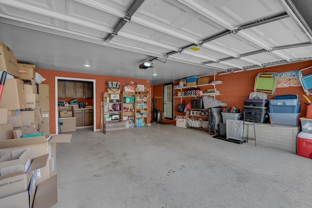 1439 Thomas Cir