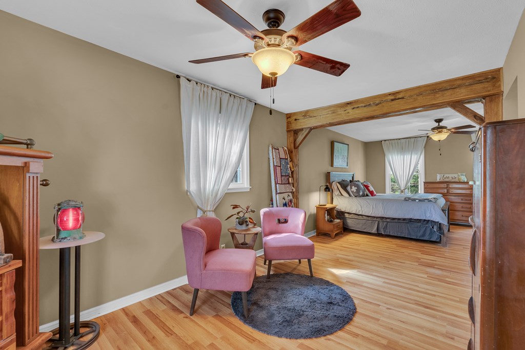 1439 Thomas Cir